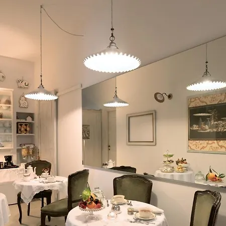 Artesia Bed and Breakfast *