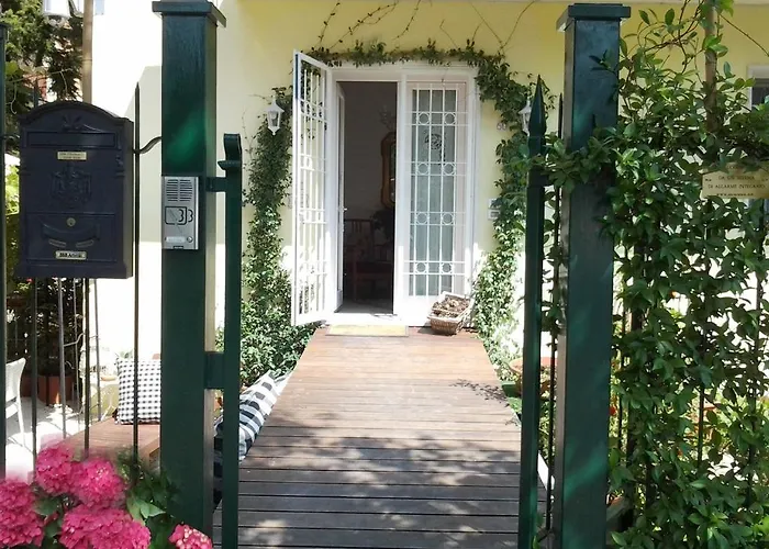 Bed & Breakfast Artesia *